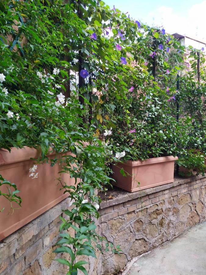 Angolo Sul Giardino Rom Eksteriør billede
